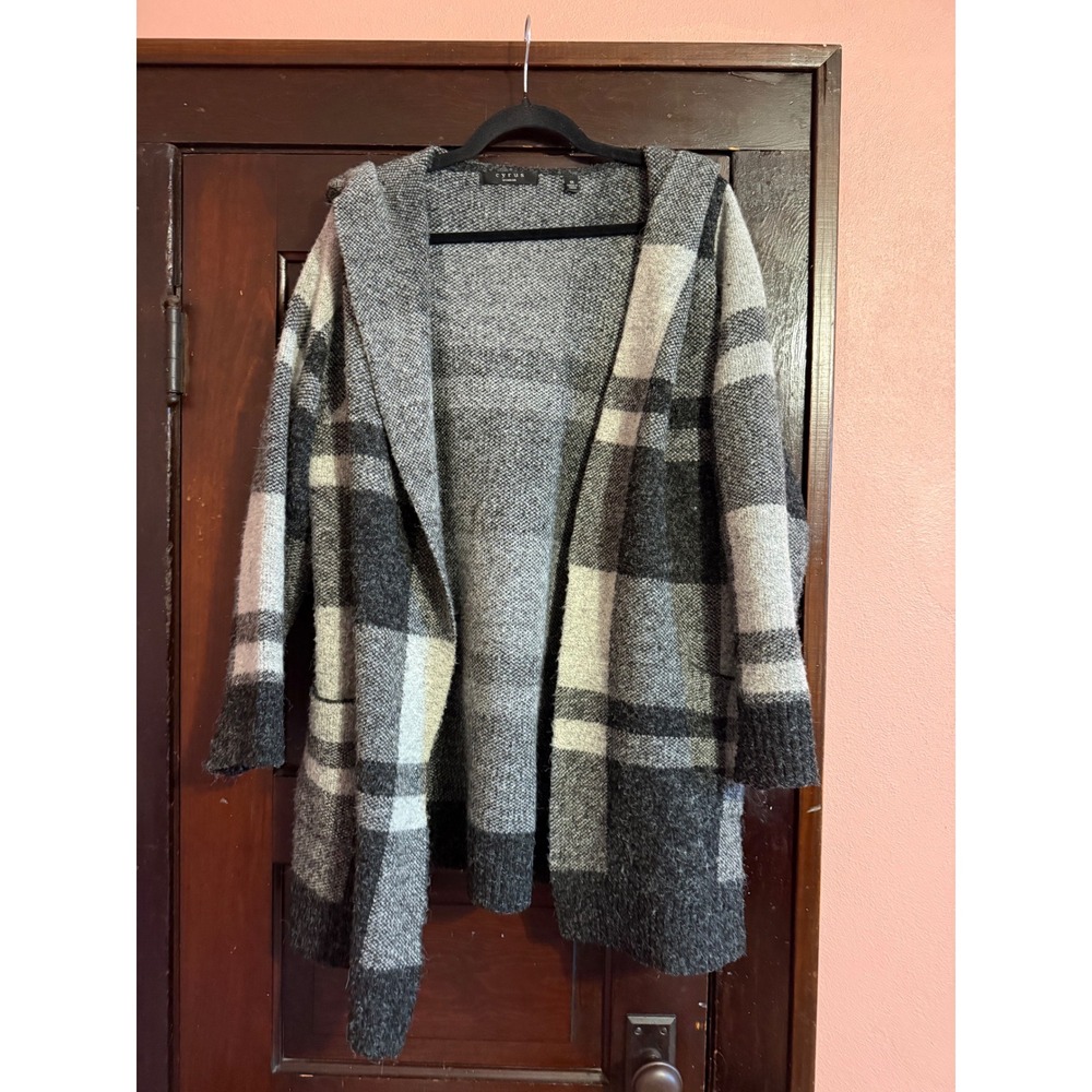 Cyrus Woman Grey Black Plaid Hooded Cardigan Sweater Size 1X Open Front Pockets